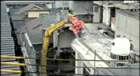 後方小旋回ショベル　下からの映像